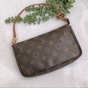 Authentic Louis Vuitton Pochette Accessoires